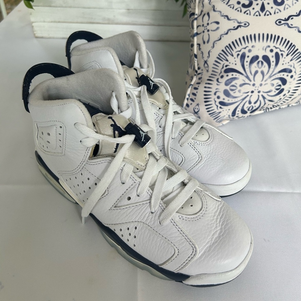 NIKE Air Jordan 6 Retro GS Midnight Navy | Youth 5.5 (7 women) -Christmas ideas!